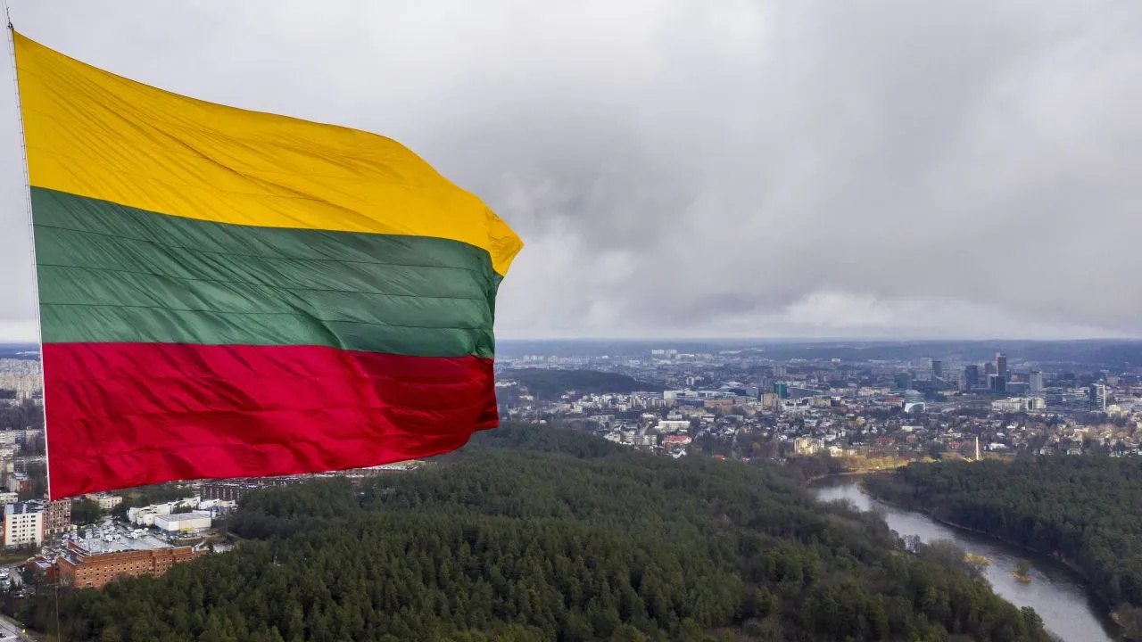 Jak wygląda flaga Litwy? Kolory i znaczenie, które musisz znać