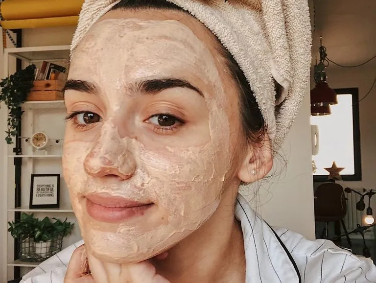 Skuteczne domowe maseczki na niedoskonałości, które działają natychmiast