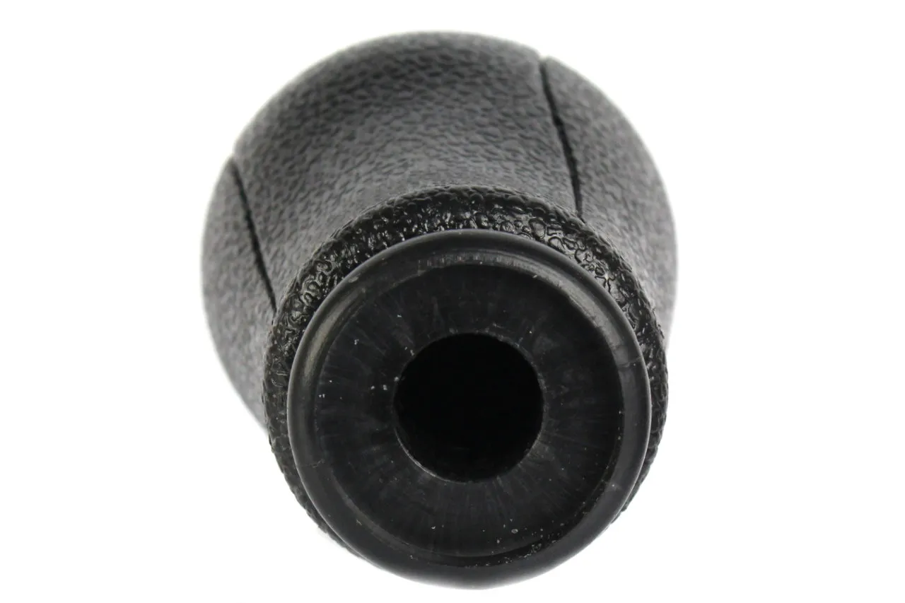 Luzuje gałka zmiany biegów w Lagunie 2? Napraw sam w 5 minut