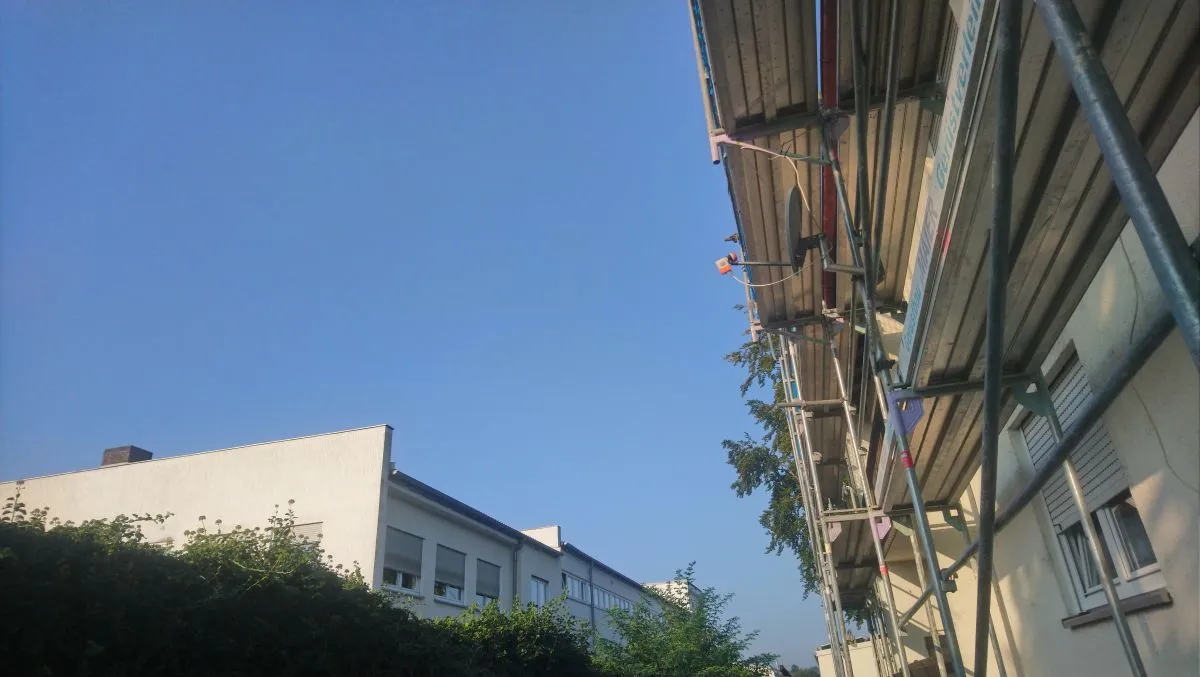 Rusztowanie może poważnie zakłócić sygnał satelitarny: sprawdzone rozwiązania