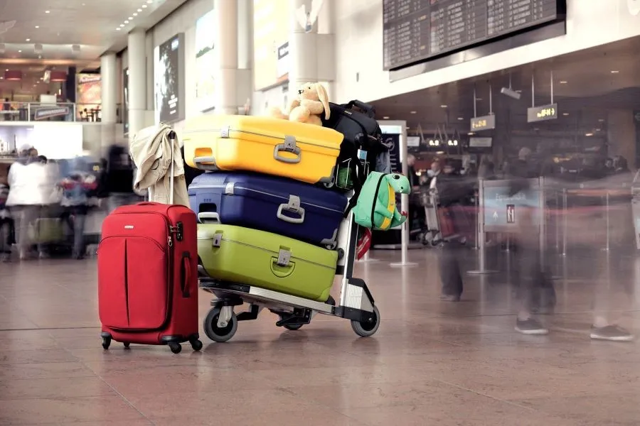 Ile może ważyć walizka do samolotu? Uniknij dodatkowych opłat