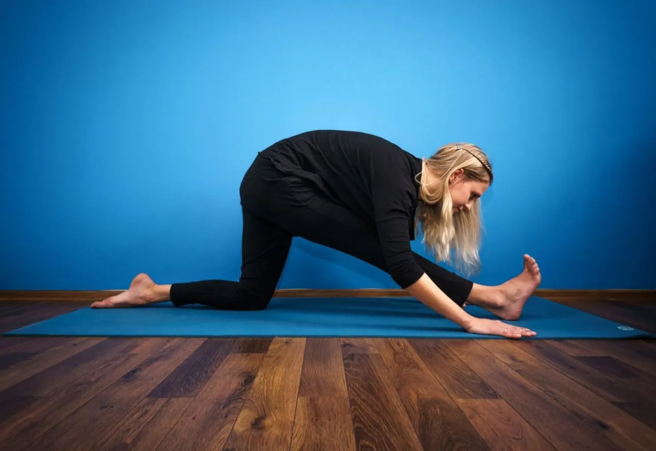 Jak bezpiecznie zrobić szpagat? Kompletny przewodnik krok po kroku