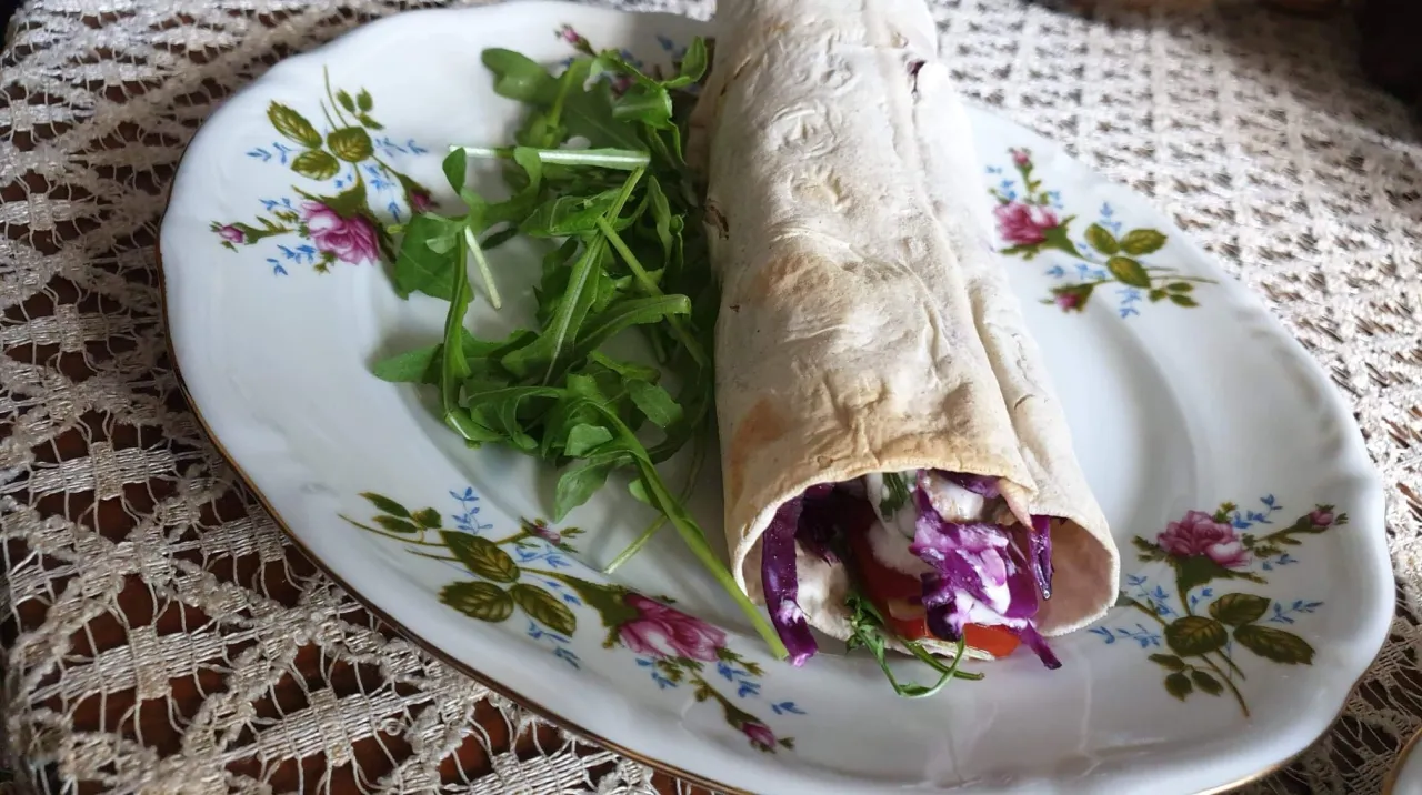 Tortilla vs Lawasz: Kluczowe różnice, zastosowania i wybór idealnego placka