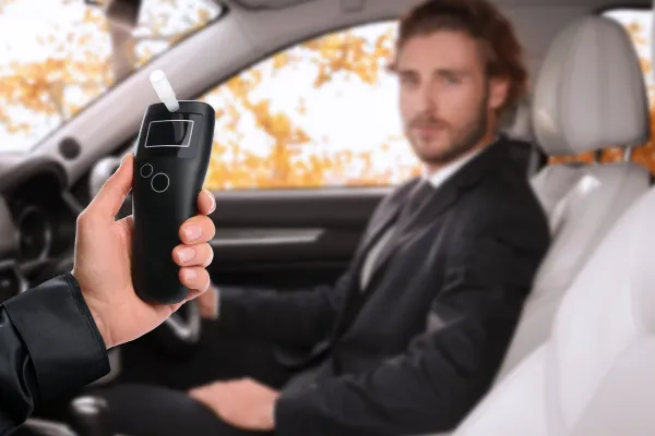 Jakie alkomaty ma policja i jak wpływają na bezpieczeństwo na drogach