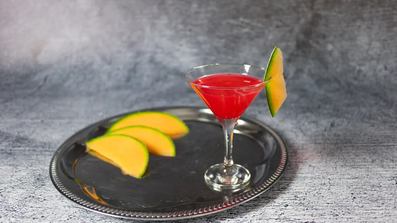 Orzeźwiające drinki z syropem arbuzowym na letnie spotkania