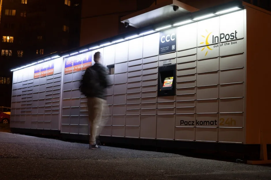 Paczkomat: Zużycie energii (kWh) i 100% zielonej mocy!