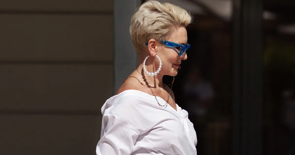 Fryzury które odmładzają - wybierz styl, który ukryje oznaki wieku