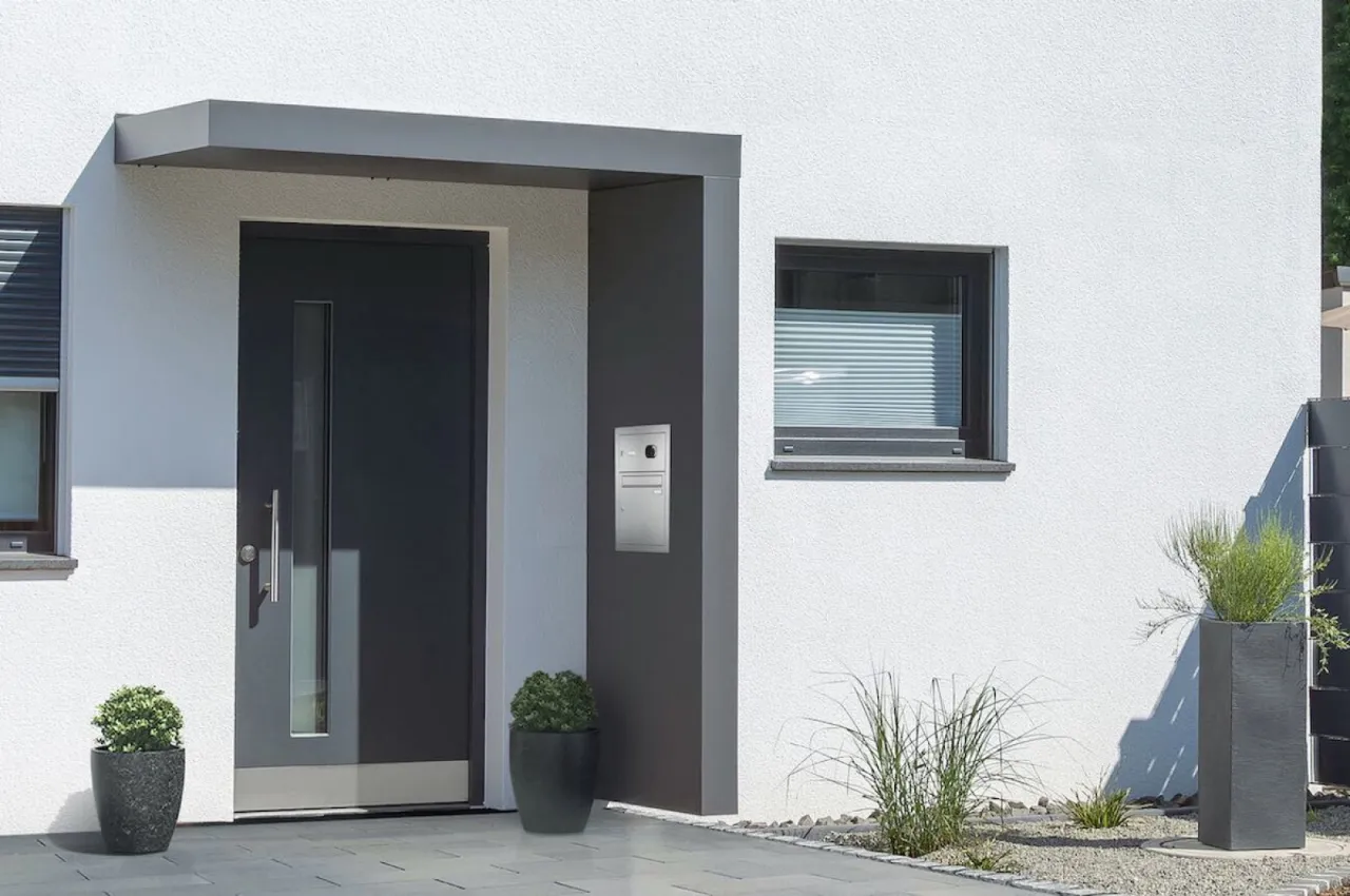 Jak zrobić daszek nad drzwi? Poradnik DIY krok po kroku