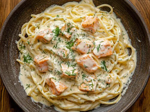 Nudeln mit Lachs: So gelingt die cremige Pasta in 30 Minuten