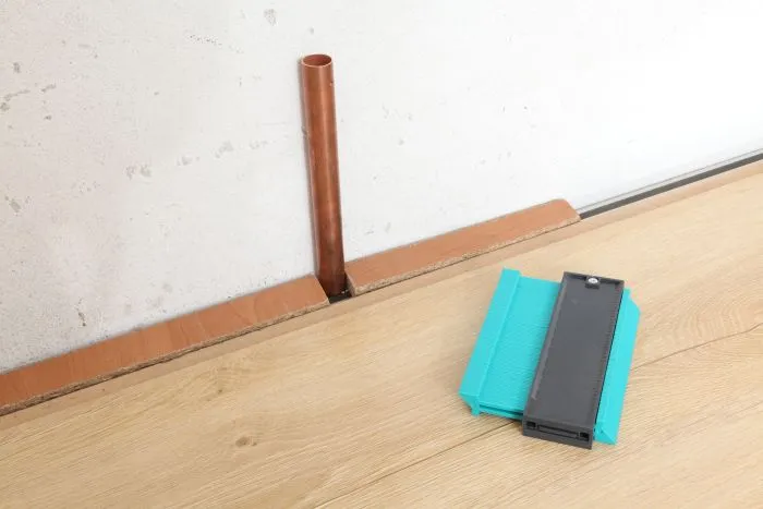 Jak dociąć panele przy ścianie w prosty sposób - uniknij błędów i oszczędzaj czas