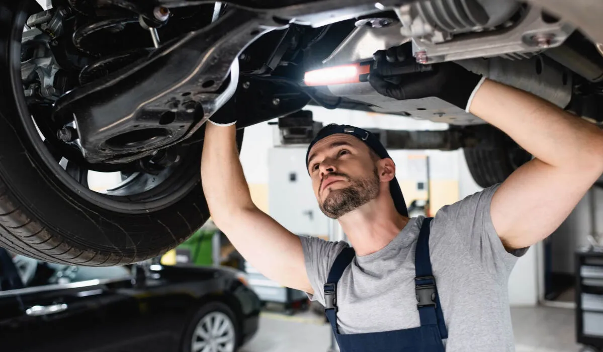 Czy ubezpieczyciel może narzucić warsztat? Twoje prawa po wypadku