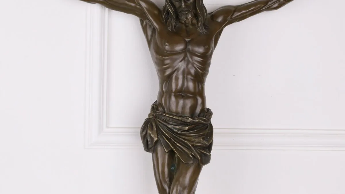 Figura z brązu: Odkryj tajniki krzyżówek i ich historię