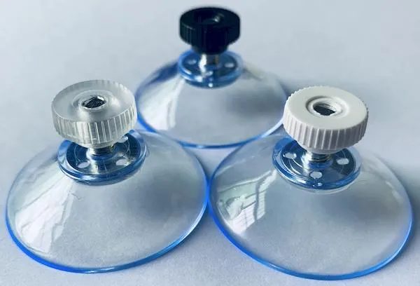 Skuteczne sposoby na przyklejenie przyssawki do glazury bez problemów