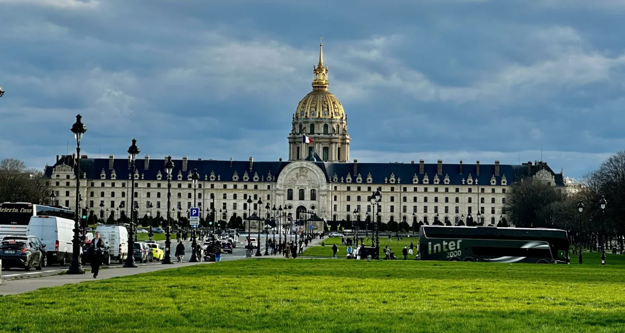 Pałac Inwalidów: Historia, Atrakcje i Praktyczny Przewodnik