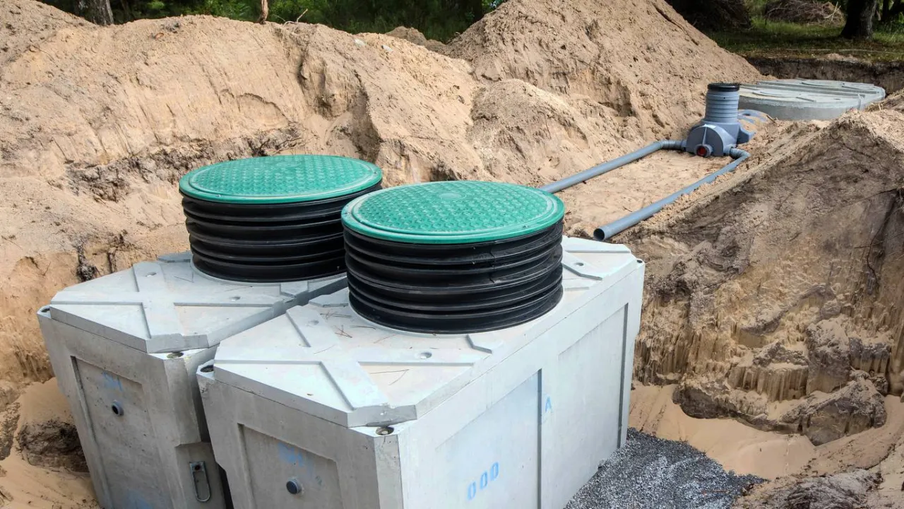 Ile kosztuje budowa przydomowej oczyszczalni ścieków? Fakty i ukryte wydatki.