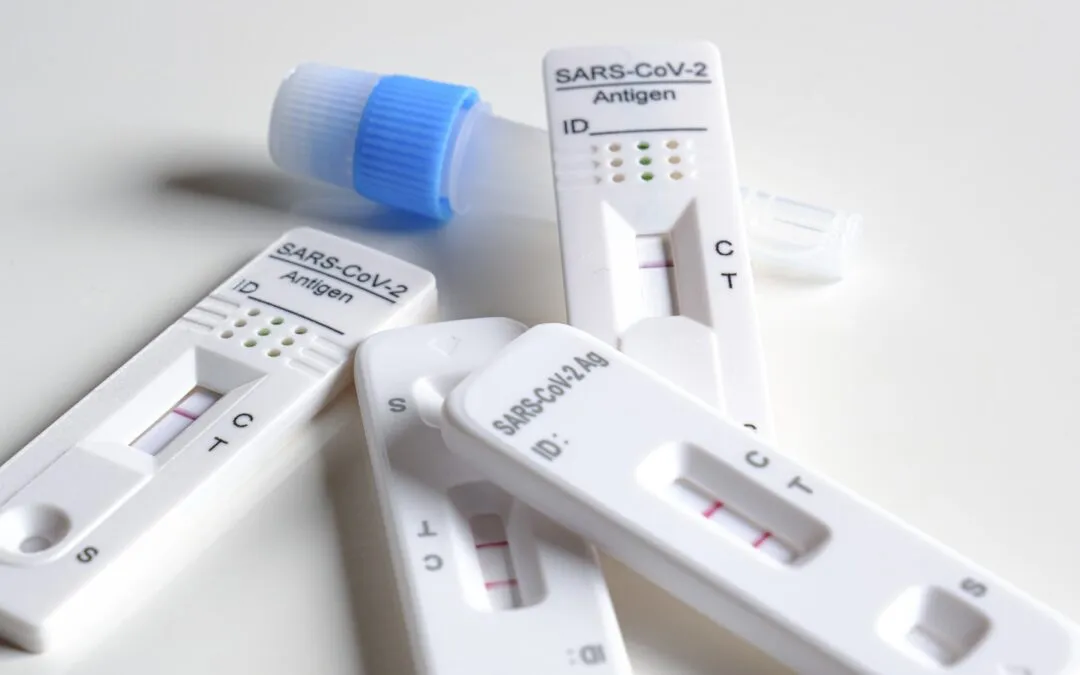 Ile kosztuje test na lotnisku Chopina? Ceny i dostępność testów COVID-19