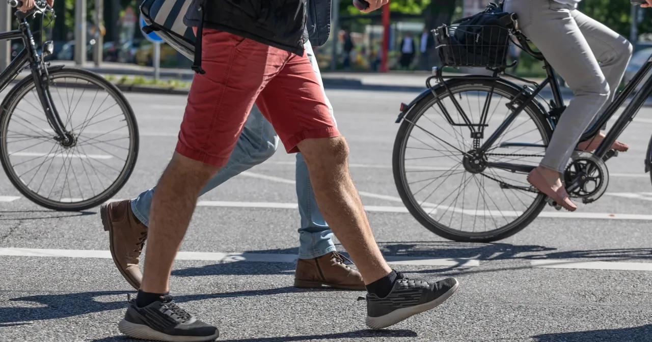 Rower czy bieganie na brzuch? Sprawdź, co działa lepiej!