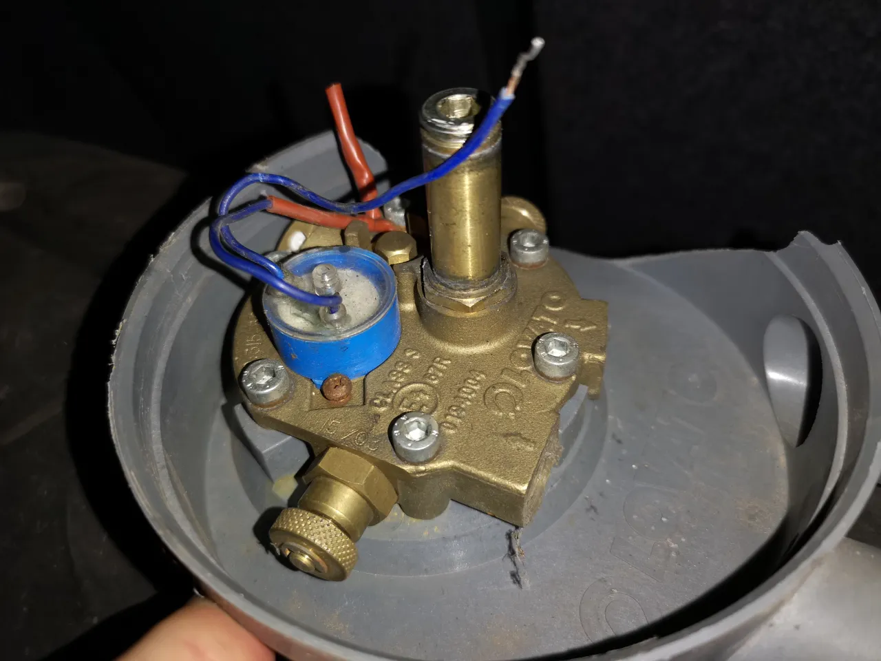 Jak bezpiecznie zakręcić zawór gazu LPG i uniknąć niebezpieczeństw