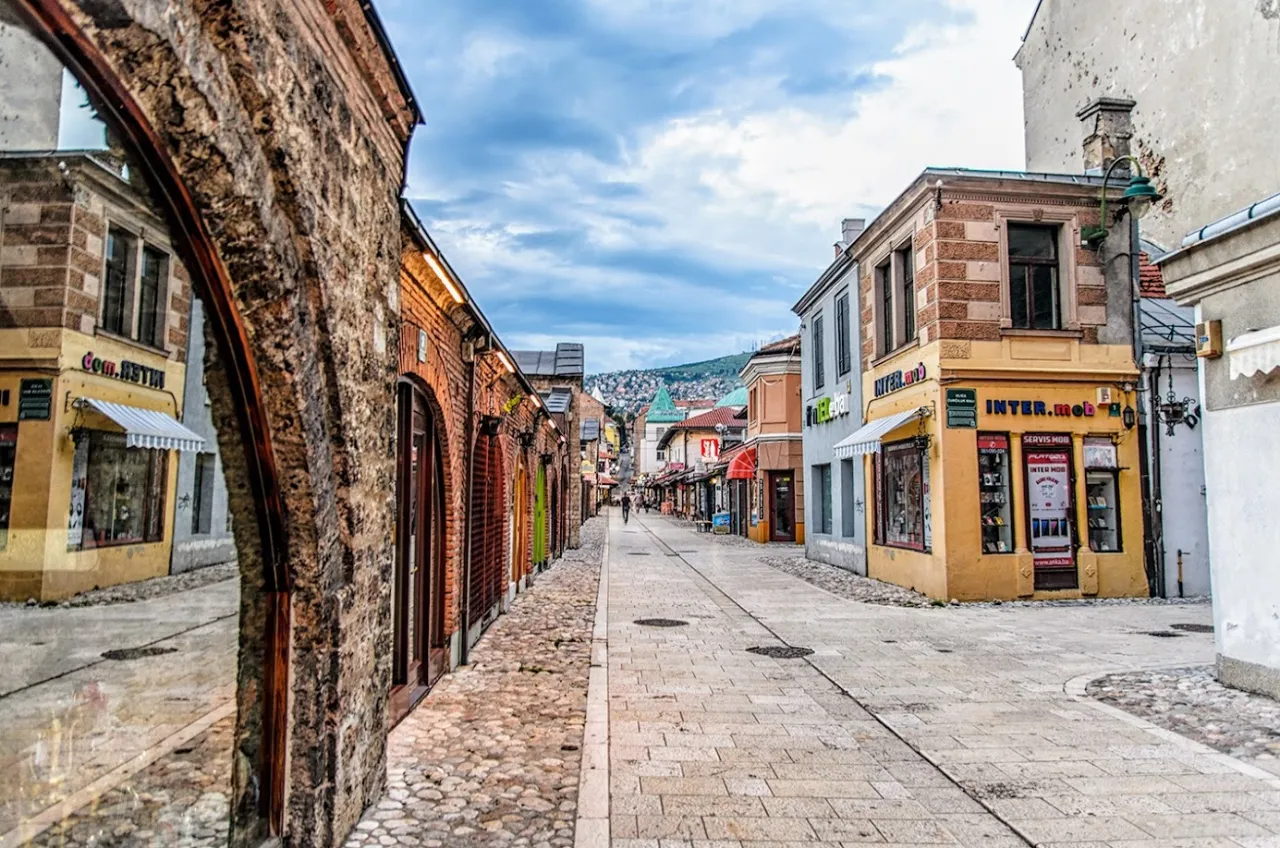 Aleja Snajperów w Sarajewie: Historia i fakty o wydarzeniu