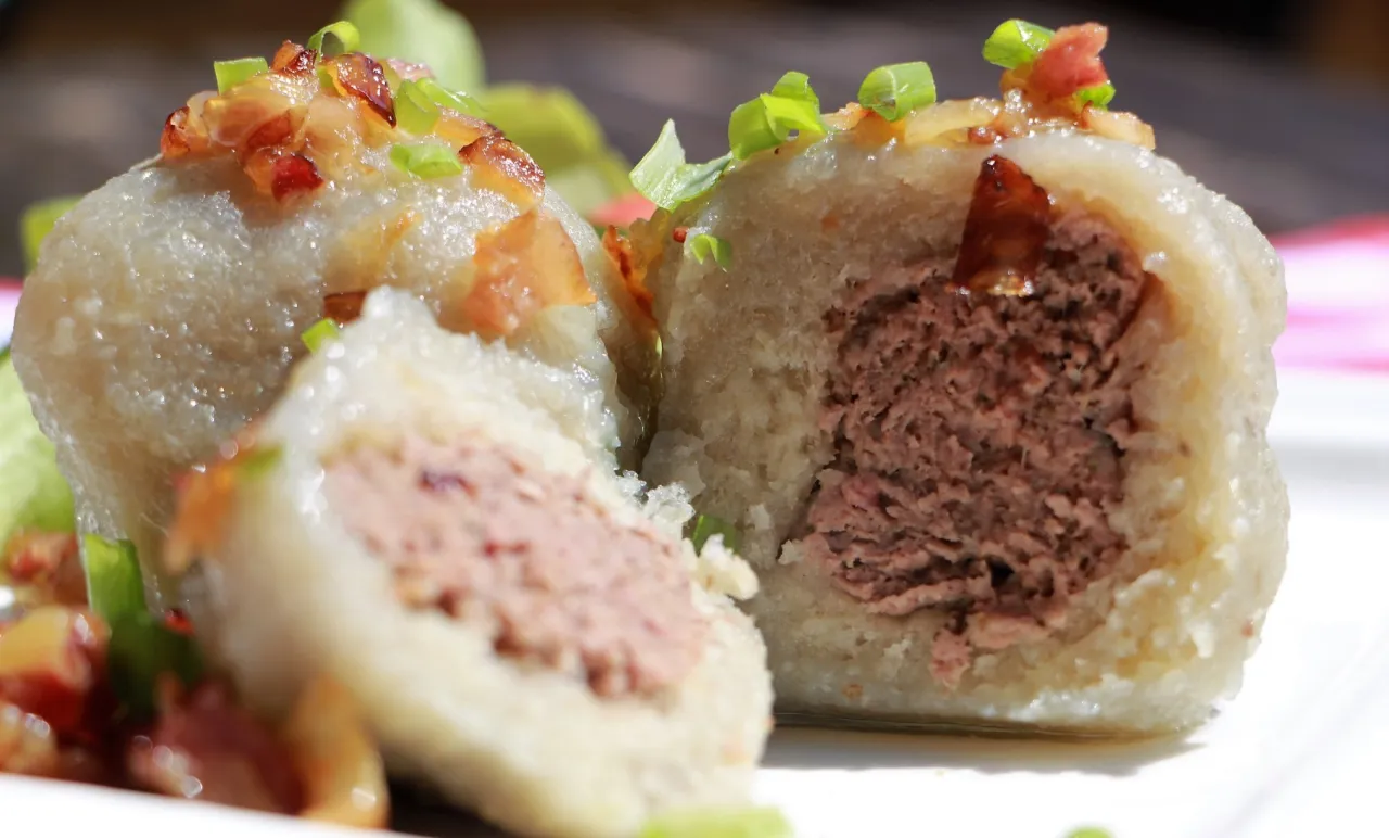 Gdzie zjeść kartacze? Najlepsze miejsca w Suwałkach i okolicy