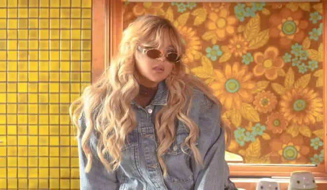 Kto śpiewa Dance Monkey? Poznaj historię Tones and I oraz jej hit