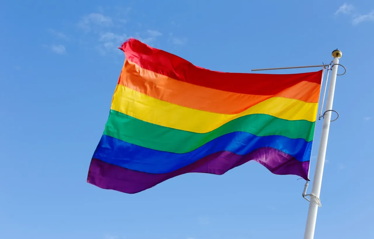 Co oznaczają flagi LGBTQ+? Przewodnik po symbolice