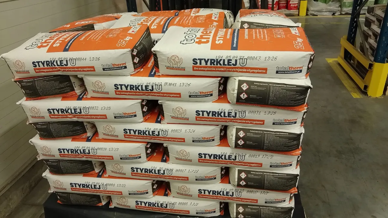 Ile m2 pokryje worek kleju do styropianu? Sprawdź wydajność kleju
