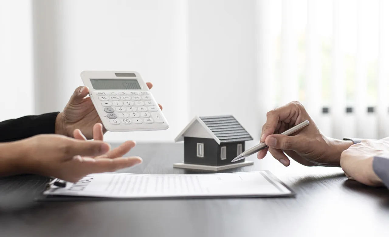 Kto płaci za notariusza? Zaskakujące zasady i praktyki w Polsce