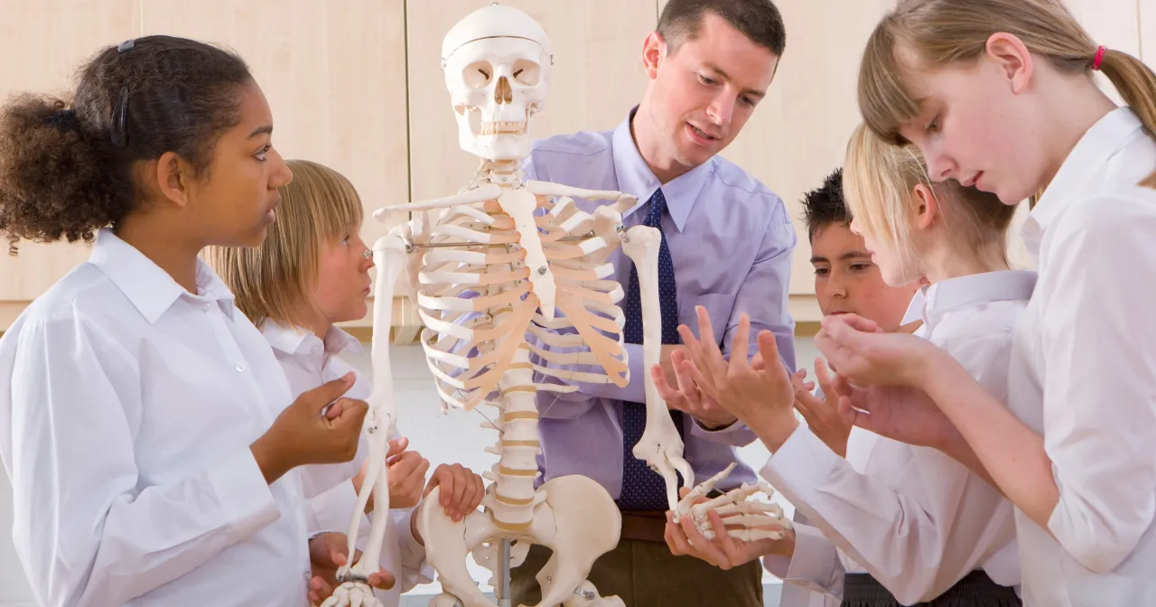 Kiedy biologia rozszerzona? Sprawdź ważne daty i szczegóły egzaminu