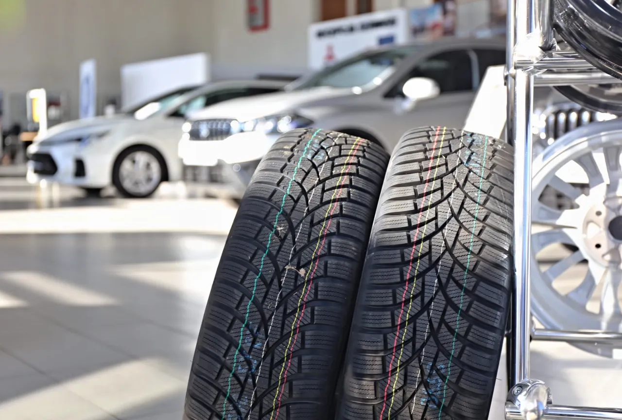 Na którą oś lepsze opony? Klucz do bezpieczeństwa i kontroli jazdy