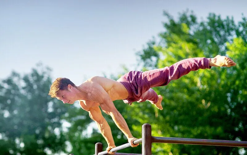 Ekspert radzi: CrossFit czy kalistenika? Co wybrać?