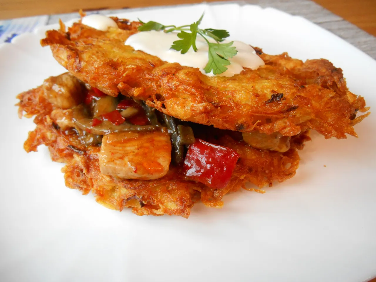 Jak zrobić idealny gulasz do placków ziemniaczanych – prosty przepis i porady