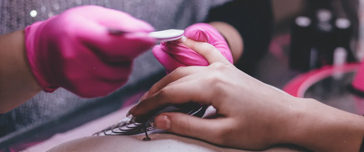 Jak używać frezarki do paznokci, by uniknąć najczęstszych błędów