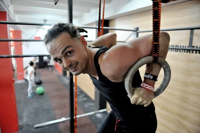 Trening CrossFit krok po kroku: Co Cię czeka na zajęciach?