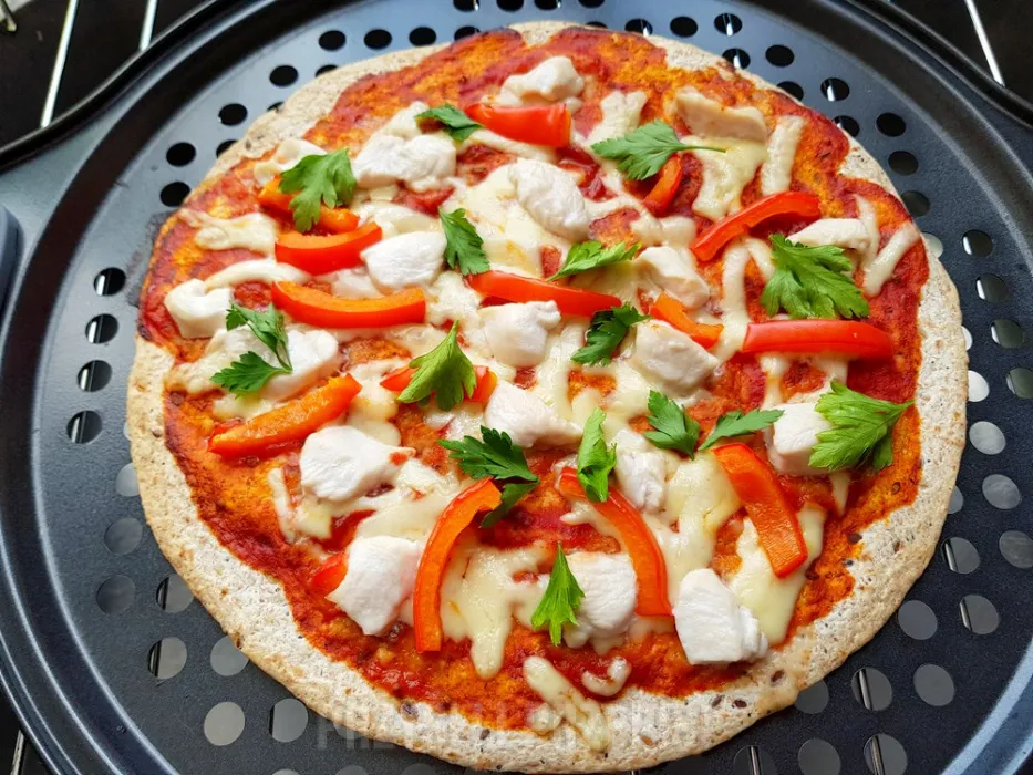 Pizza z tortilli: chrupiąca w 10 minut? Sprawdź 3 proste sposoby!