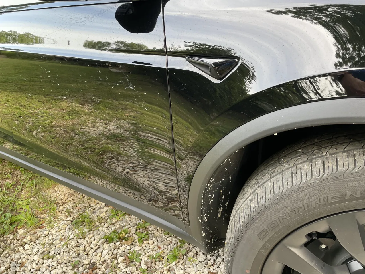 Skuteczne sposoby na usunięcie pianki montażowej z lakieru samochodowego