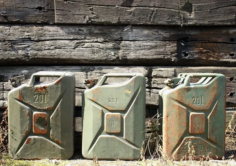 Benzin & Diesel privat transportieren: Mengen, Regeln & Bußgelder