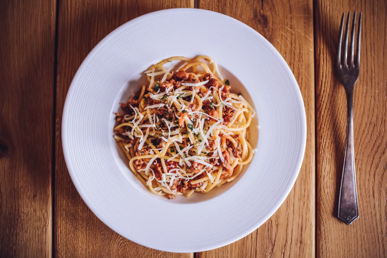 Masz sos bolognese? Odkryj 15+ dań poza spaghetti!