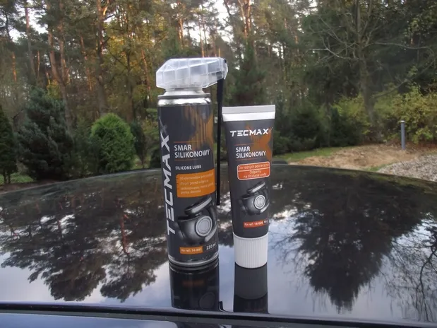 Czym smarować uszczelki samochodowe, aby uniknąć ich zniszczenia?