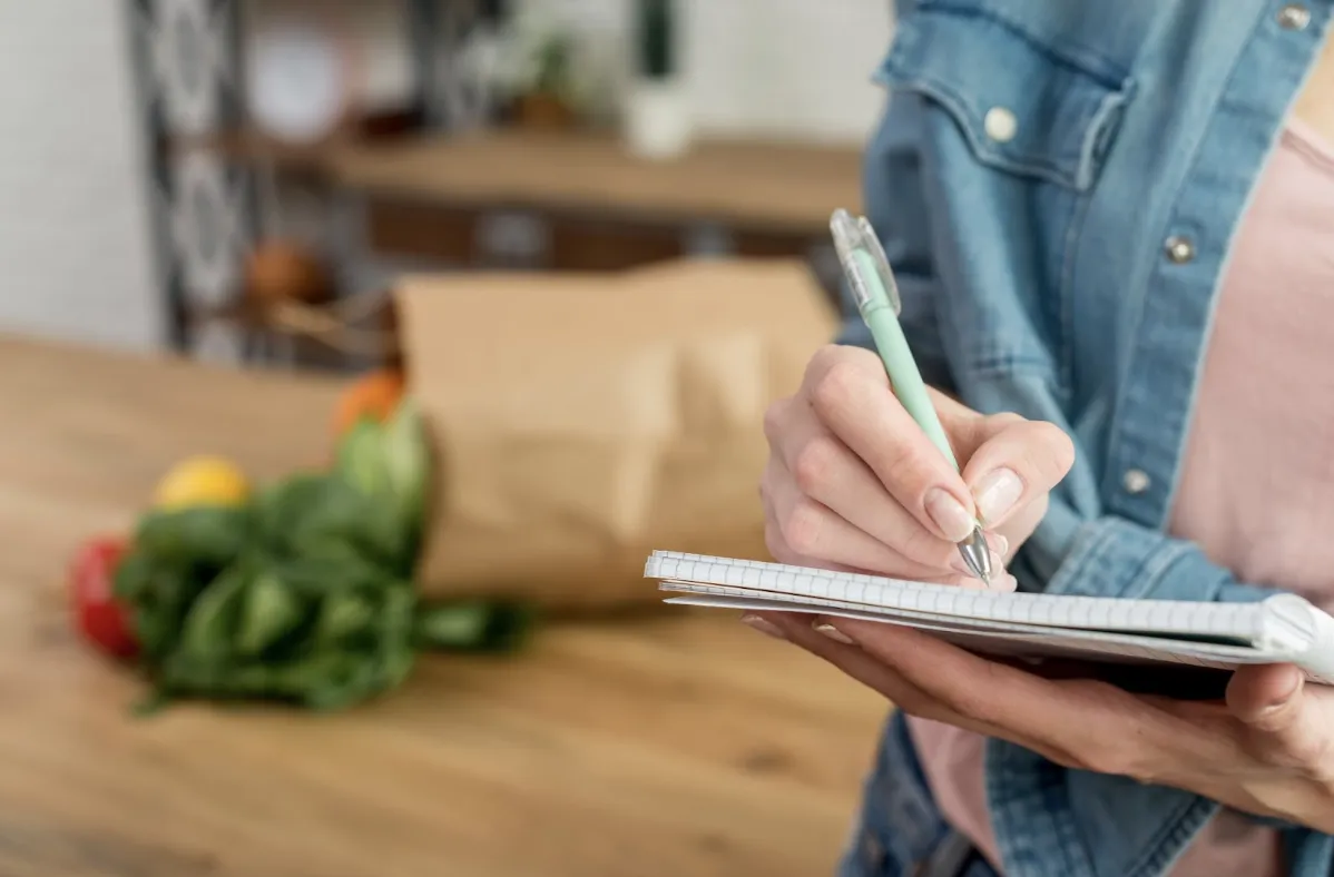 Jak kupować mądrze w 2025 roku – sprytne strategie na niższe rachunki i lepsze okazje