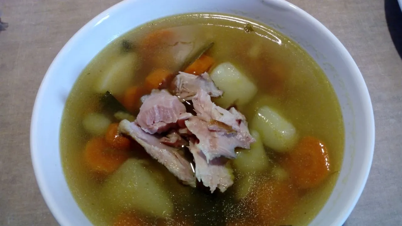 Jaka zupa na kościach wieprzowych? Sprawdzone przepisy na smakowite dania