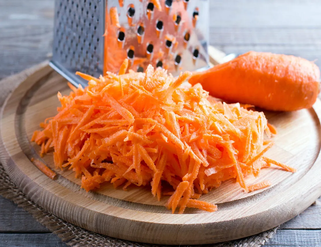 Jak zrobić surówkę z marchewki - prosty przepis na zdrowy dodatek