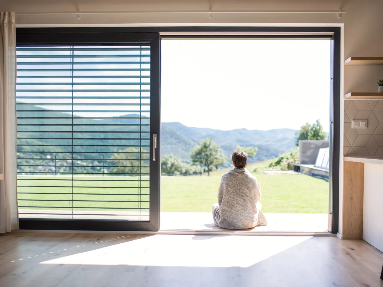 Jakie rolety na drzwi tarasowe przesuwne: wybierz najlepsze rozwiązania