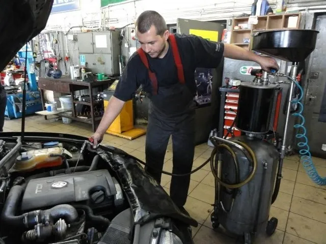 Filtr oleju co ile wymiana – uniknij kosztownych uszkodzeń silnika