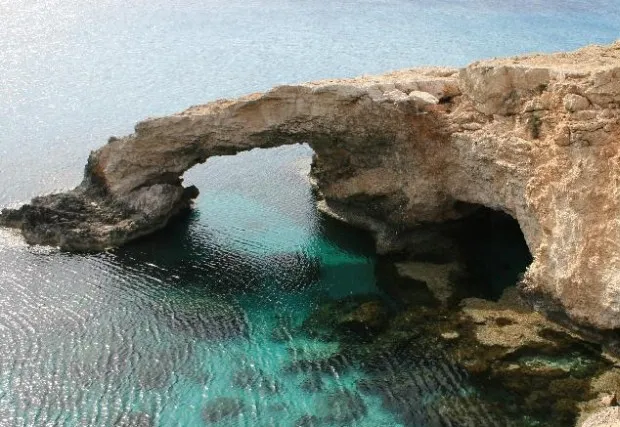 Jaki jest klimat na Cyprze? Odkryj zaskakujące fakty o pogodzie