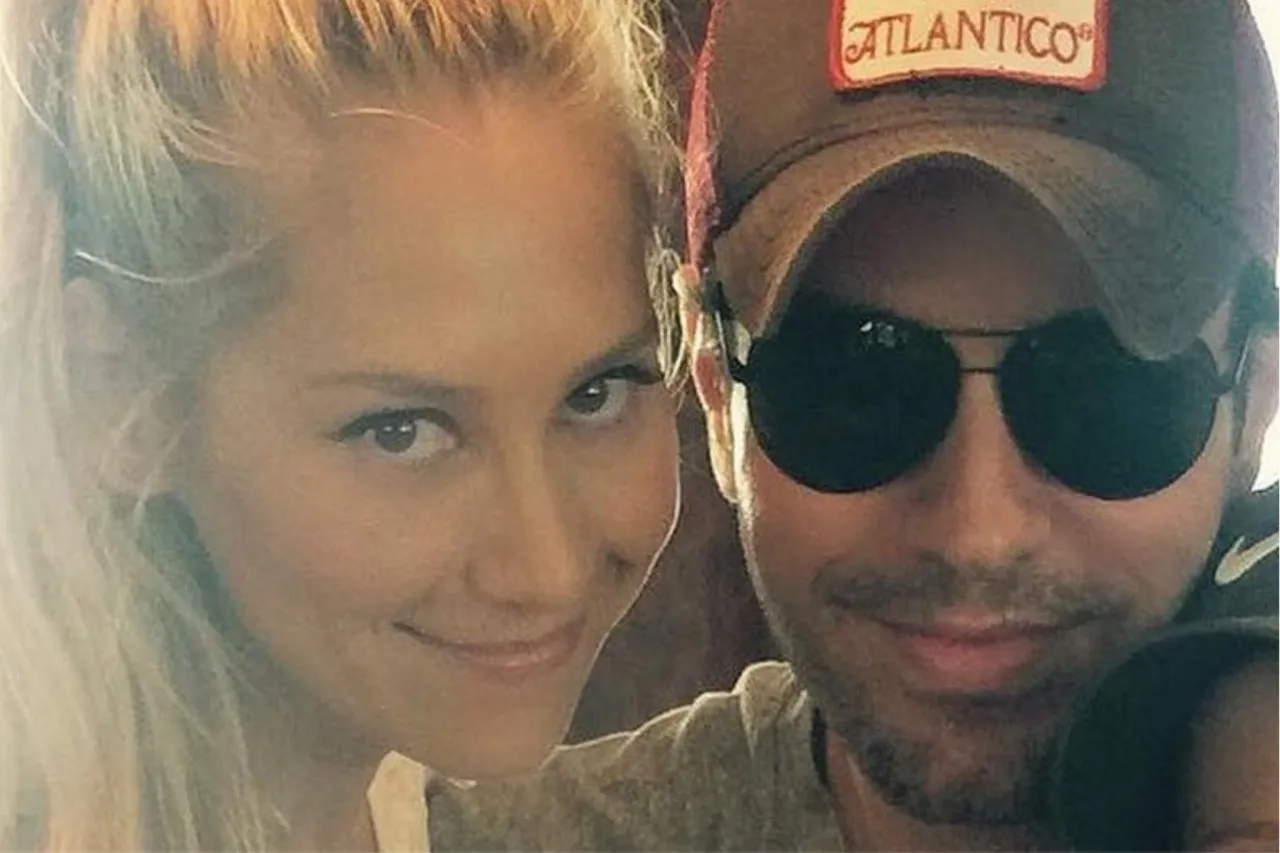 Z kim teraz jest Enrique Iglesias? Poznaj jego związek z Anną Kurnikową