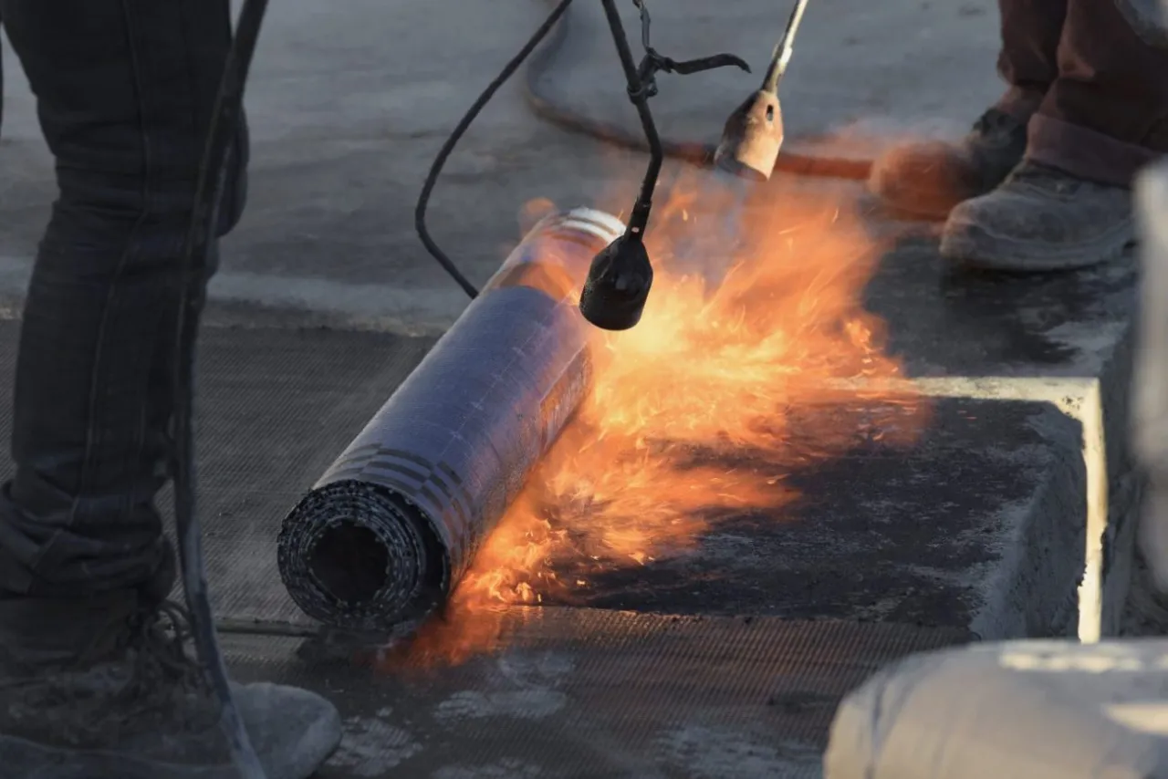 Jaką papę na fundament wybrać, aby uniknąć problemów z wilgocią?