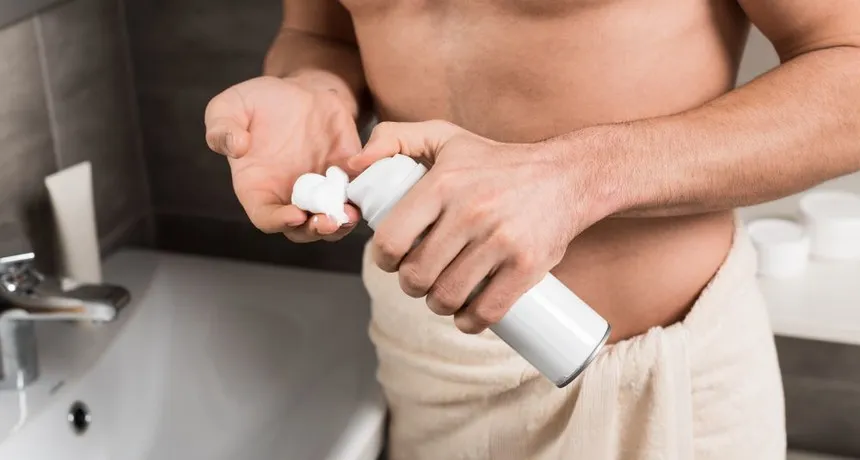 Jak golić miejsca intymne męskie bez podrażnień i bólu