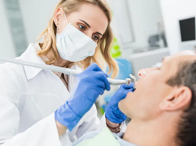 Gdzie z bólem zęba w weekend Szczecinek? Pilna pomoc dentystyczna