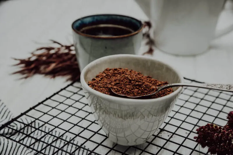 Czy kawa rozpuszczalna jest zdrowa? Odkryj jej tajemnice i zagrożenia Czy kawa rozpuszczalna jest zdrowa? Odkryj jej tajemnice i zagrożenia